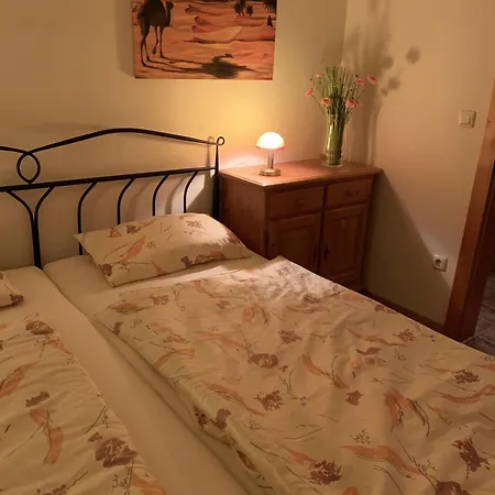 Gemuetliche Mit Gemeinsamem Pool Apartman *